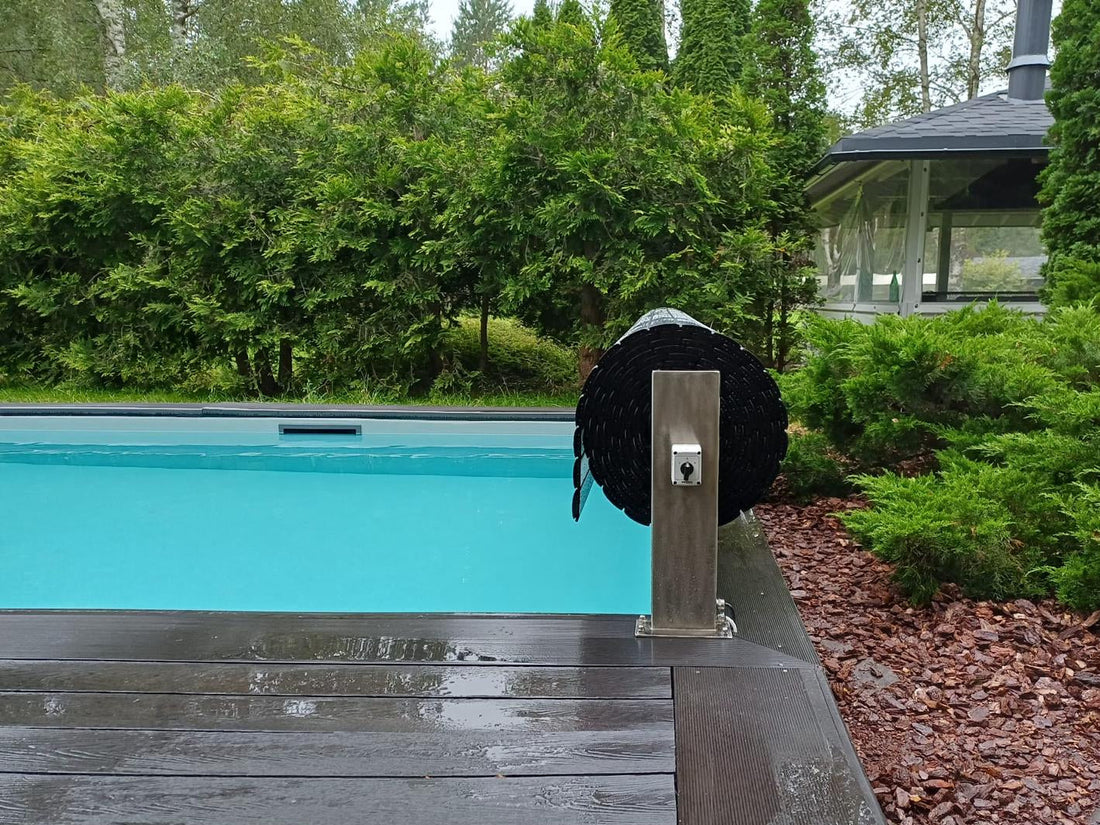 Pool Slats: Submerged or Top-Mounted? A Complete Guide