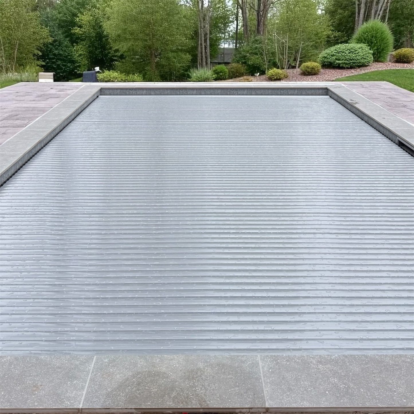 Iegremdējamās baseinu žalūzijas